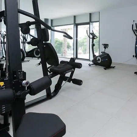 Daire Apartamento De 1 Con Piscina Y Gimnasio Comunitarios Estepona