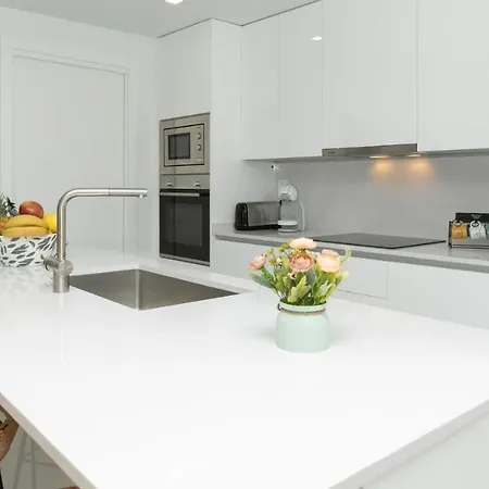 Apartamento De 1 Con Piscina Y Gimnasio Comunitarios Estepona